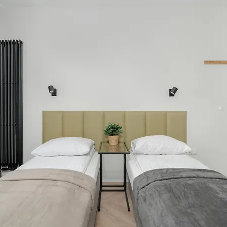 With Balcony In By Renters Appartamento Poznań