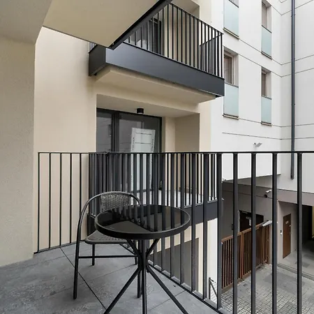 With Balcony In By Renters Appartement *