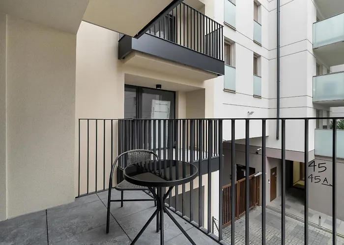 With Balcony In By Renters Appartement *